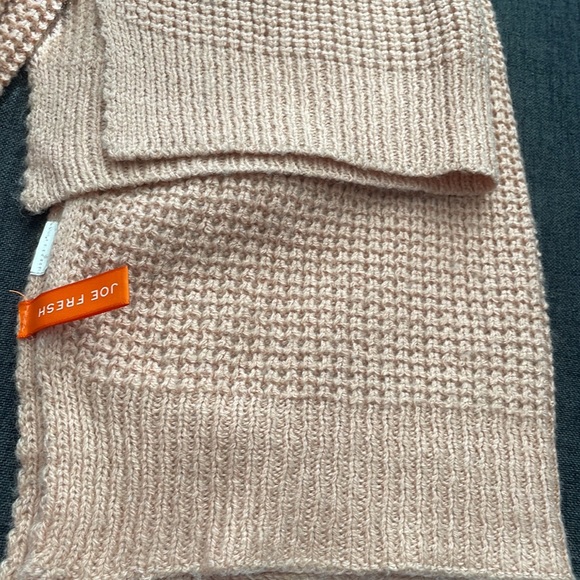 Joe fresh scarf - Picture 3 of 3